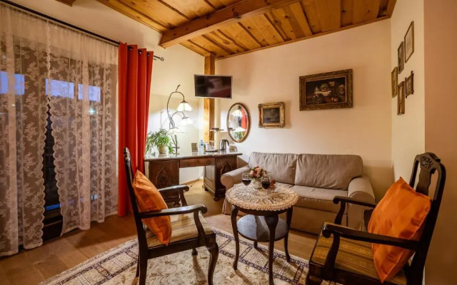 RetroHouse - Adults Only