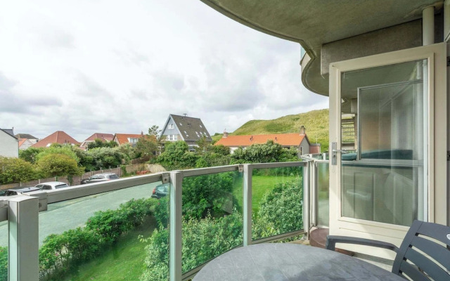 Cozy Apartment With Balcony