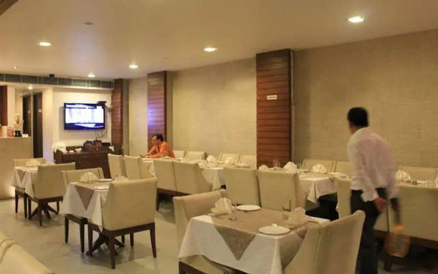 Hotel Apra Deluxe