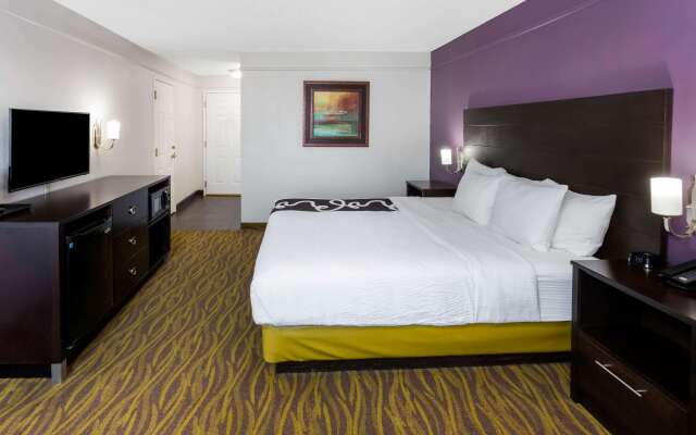 La Quinta Inn & Suites by Wyndham Laredo Airport