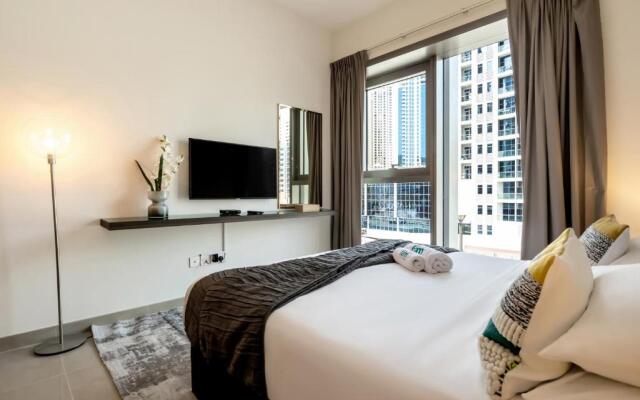 FAM Living - Sparkle Tower - Marina View