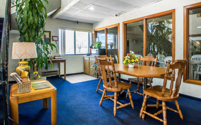 Econo Lodge La Crosse North