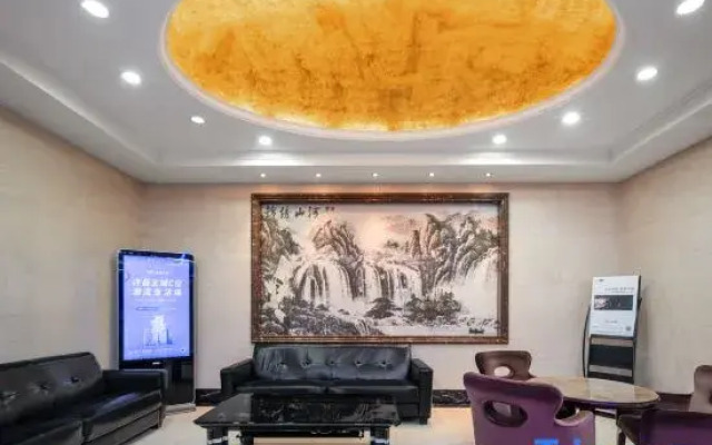 Yuebanwan Hotel (Fat Donglai at Xuchang Railway Station)