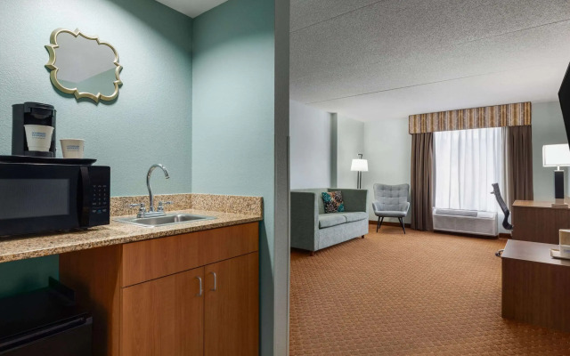 Wingate by Wyndham Louisville East