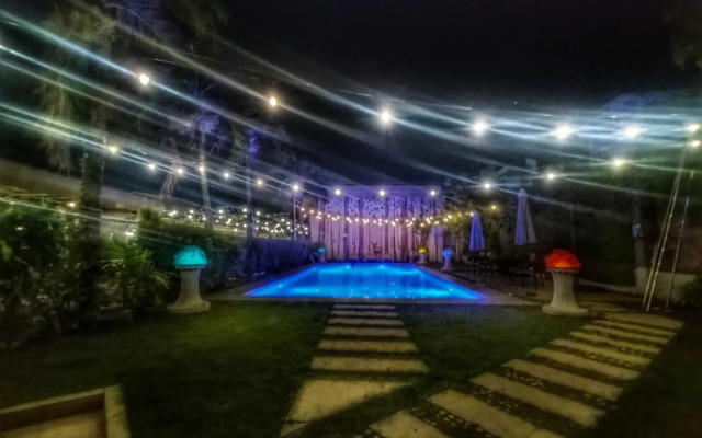 S&M Hotel