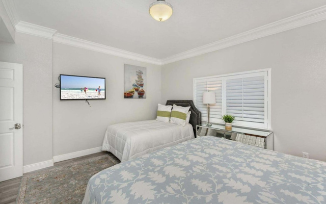 Shoreline Towers 2123 2 Bedroom Condo