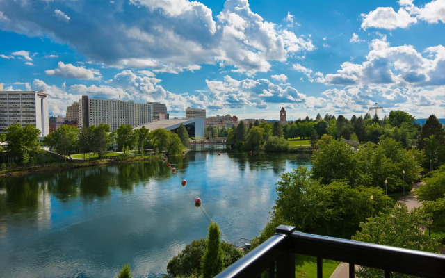 Oxford Suites Downtown Spokane