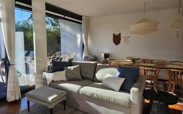 Tr ia Beach House With Pool
