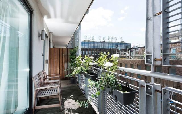 Stylish 2BR flat with balcony, near King’s Cross!