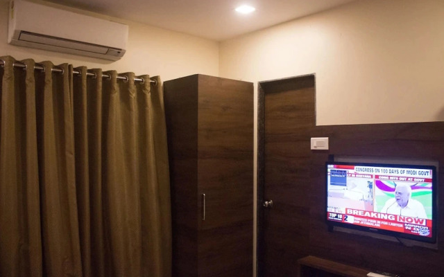 OYO 7154 Hotel Highland Residency