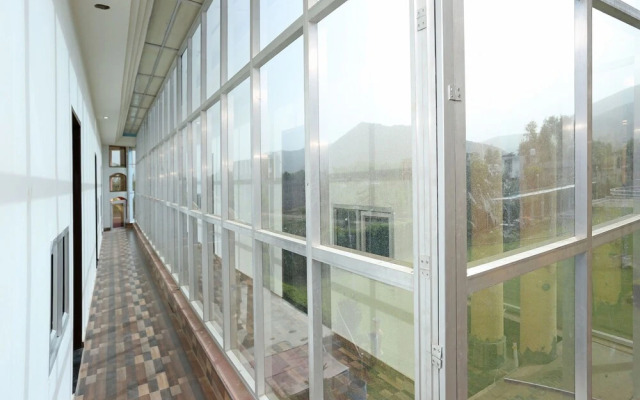 OYO 15492 Hotel Dolly