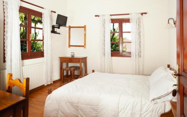 Elatos Country House