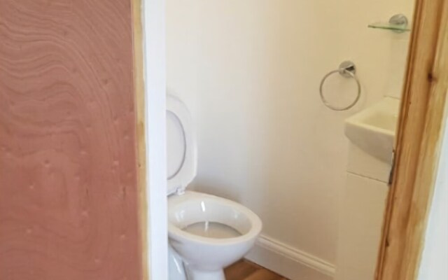 Holmbury Gardens B&B