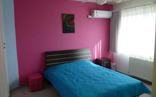 Double room with ensuite bathroom at Datacom building