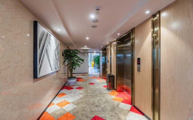 Berman Hotel (Guiyang southwest Trade City Jinyang bus station store)