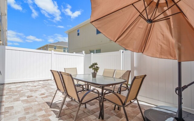 Four Bedroom Sleeps 10 w/GameRoom 5152A