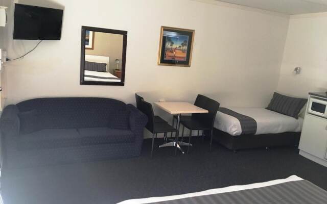 Nicholas Royal Motel