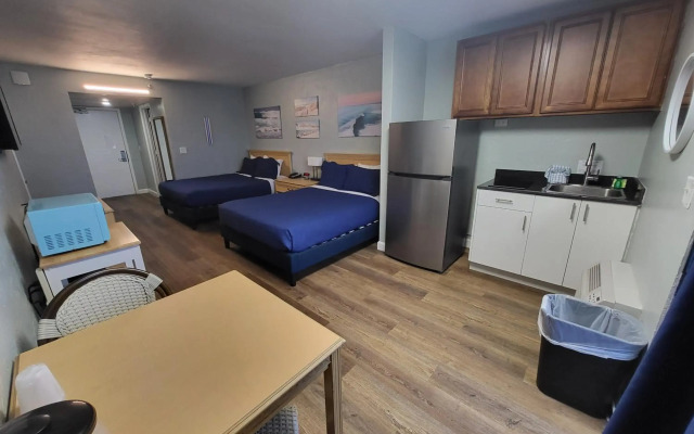 Beachside Hotel