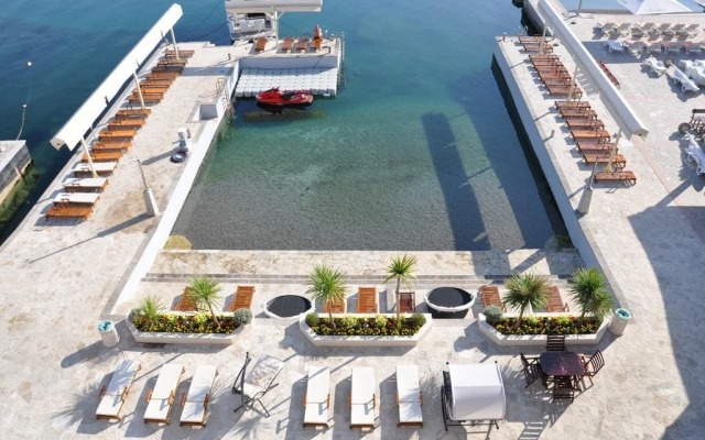 Adeona apartments