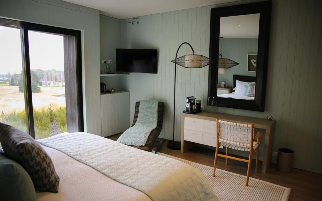 Kinloch Manor & Villas