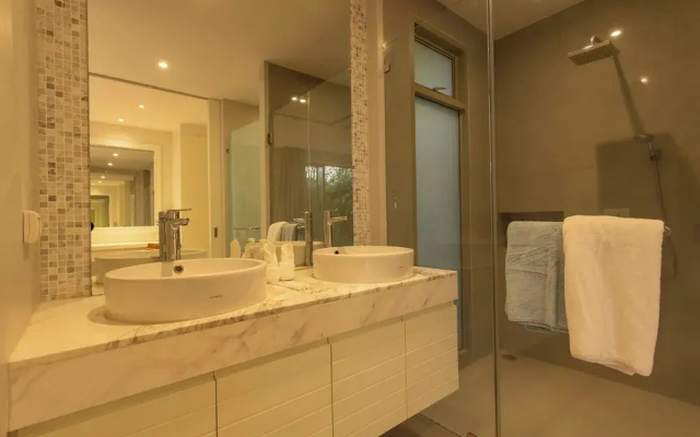 Famous 5 Trichada Resort  4-Bedroom V164