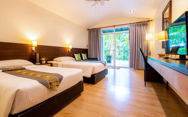 Baan Klang Aow Beach Resort