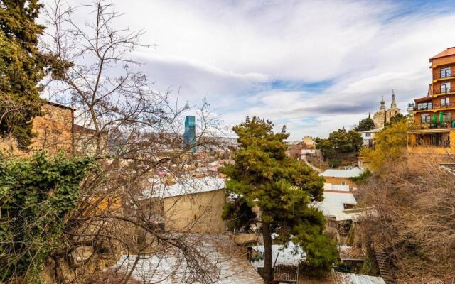 Wehost Apartment with Ethnic Design