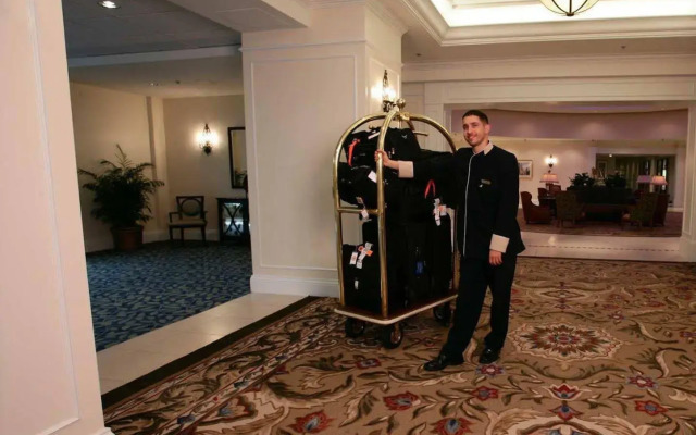 DoubleTree by Hilton Chicago - Oak Brook