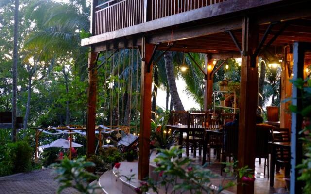 Air Manis Hillside Villa Cafe & Resto
