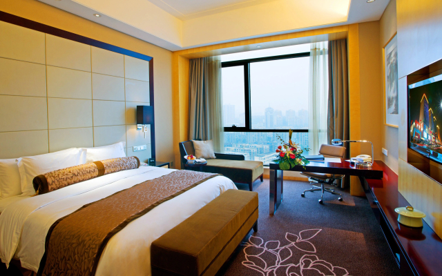 Crowne Plaza Yichang by IHG