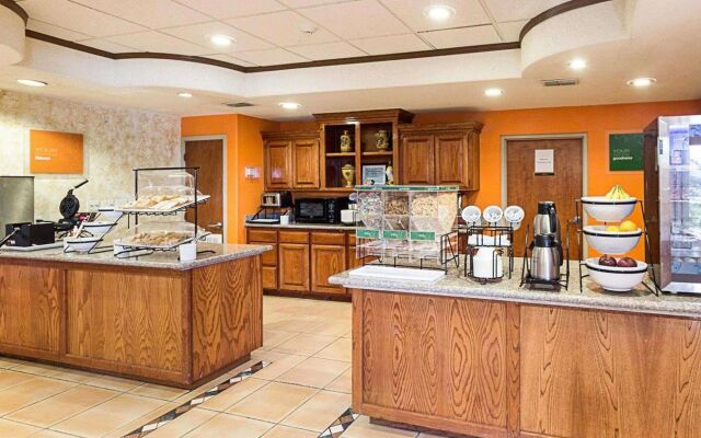 Shary Inn and Suites