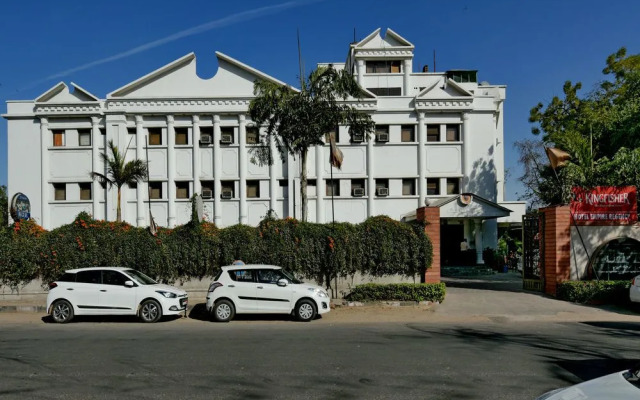 OYO 1746 Hotel RnB Select