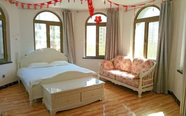 Warm Hotel on the Coast of Dalian