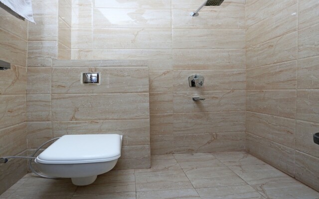 OYO 10656 Hotel Shravya Residency
