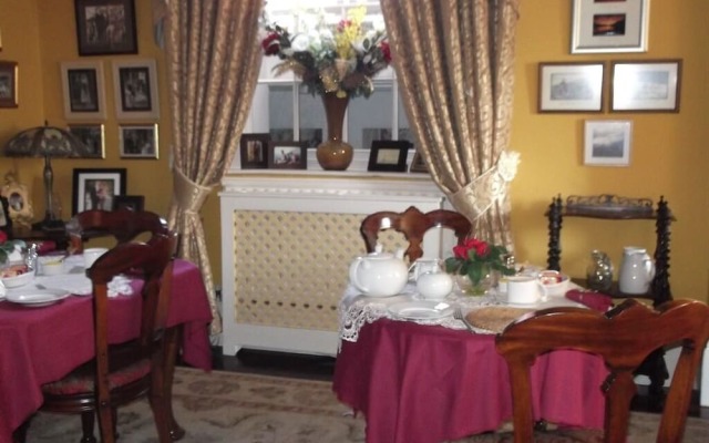 Holly House Bed & Breakfast