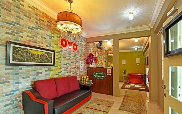 OYO 89694 de Lodge Hotel