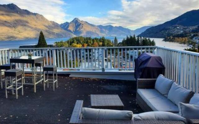 Central Lakeview Lodge and Apartments
