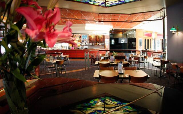Nightcap at Matthew Flinders Hotel