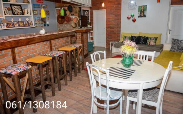 White Arrow Apartment