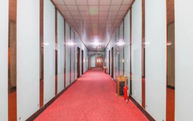 Puguo Business Hotel