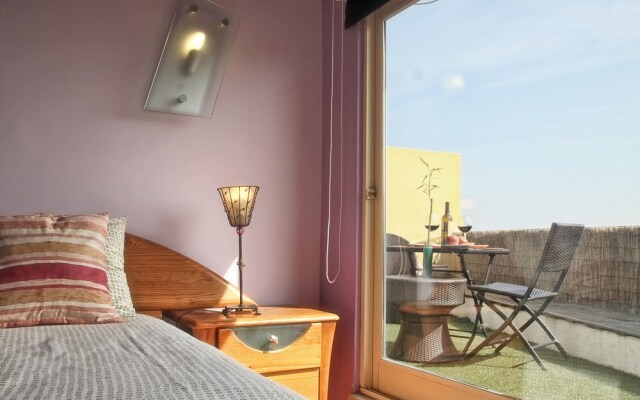 ALTIDO Attractive 1BR Apt w/terrace &river view, nearby Santa Apolonia train station