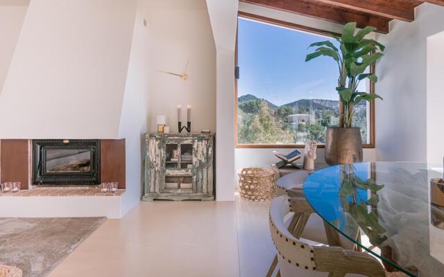 Can Furnet in Ibiza with 4 bedrooms and 8 bathrooms