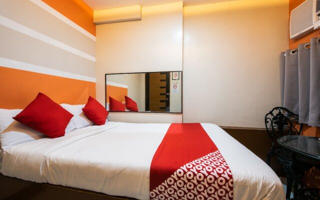 Oyo 475 Pearl Blossom Hotel