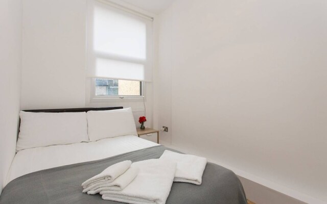 Sleek 2BR flat in Hither Green, by Mountsfield Park