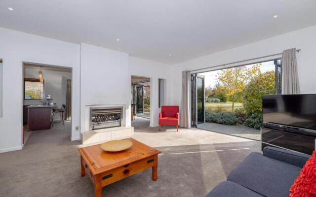 Lake Wanaka Villas at Hertiage Village Country Res