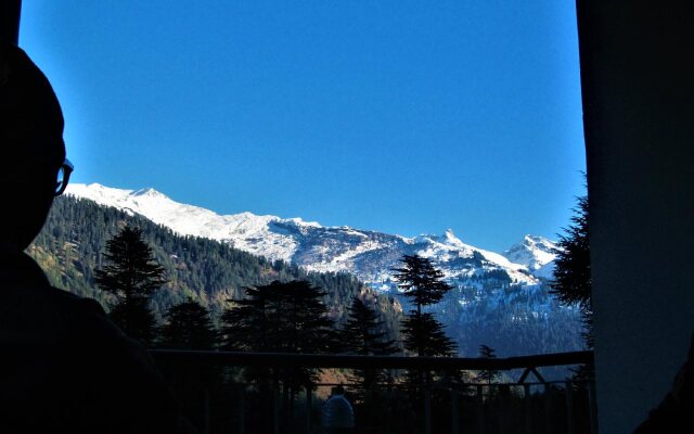 Manali top Inn & Cafe
