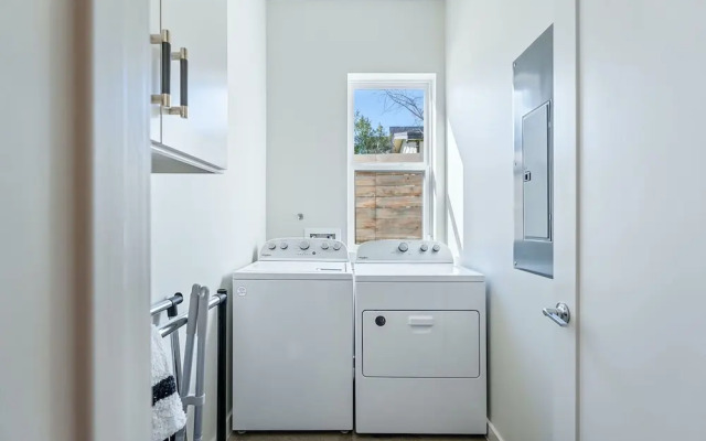 Trendy 3 Bedroom in South Austin!