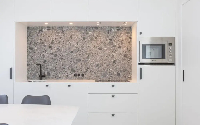 Newly Built Rooftop Flat With Sun-facing Terrace