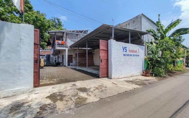 YS Homestay near Terminal Bayuangga Probolinggo