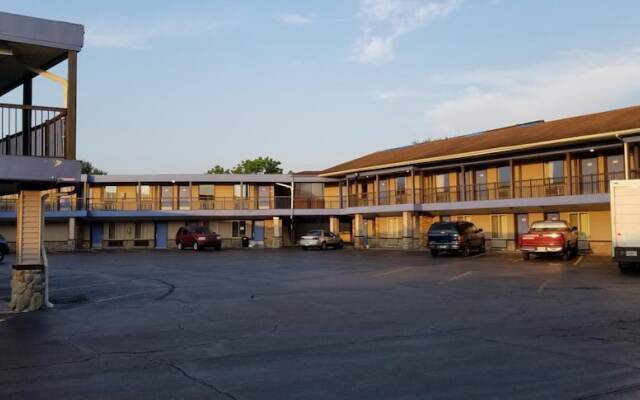Super 8 - North Lima OH